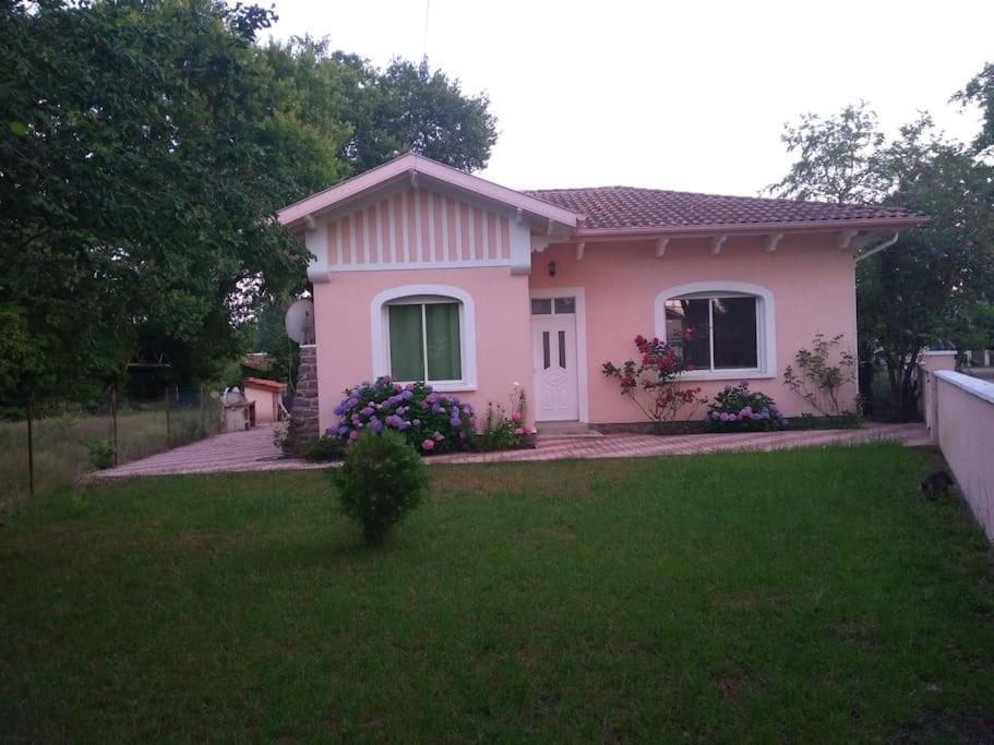 Maison Privee Avec Piscine Hébergement de vacances *